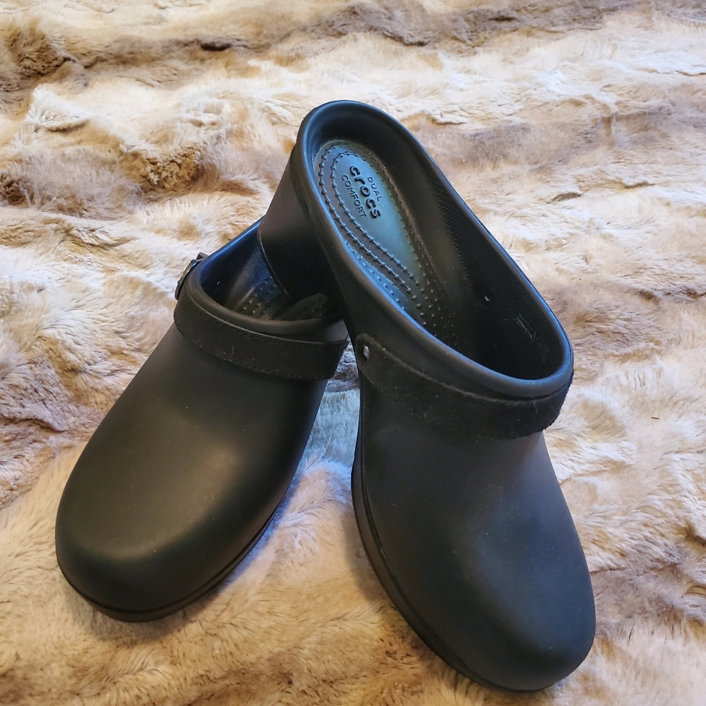 CROCS Classic Black Clogs